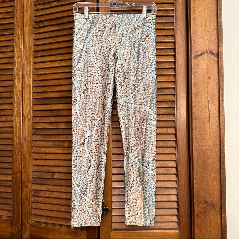 EUC Terez strands of pearls capri leggings, light blue/ivory/tan, size L